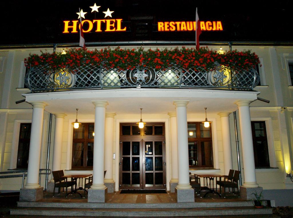 Hotel Swietoborzec Lobez Exterior photo