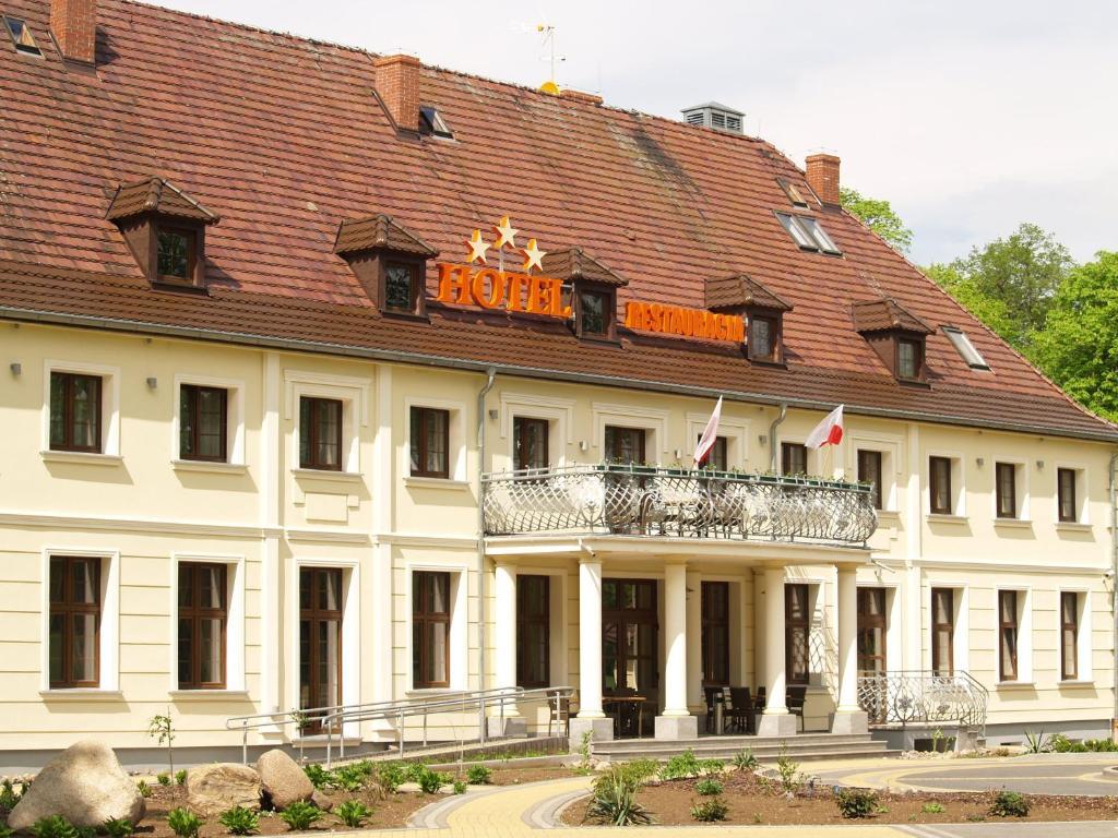 Hotel Swietoborzec Lobez Exterior photo